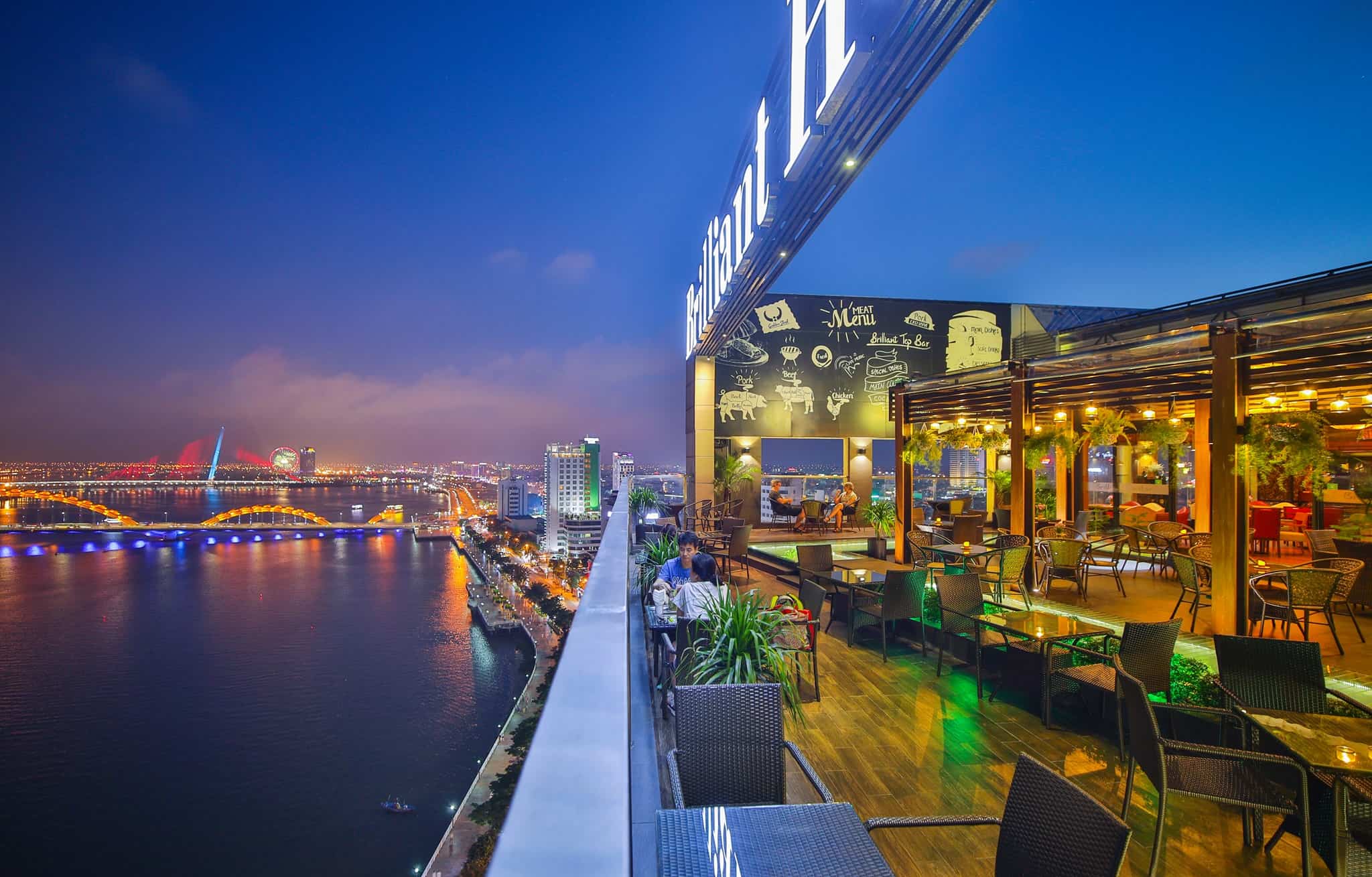 nhà hàng view sông Hàn Đà Nẵng