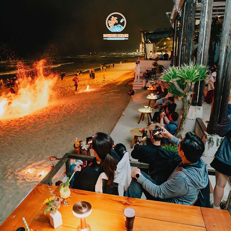 Lounge Beach Bar & Restaurant