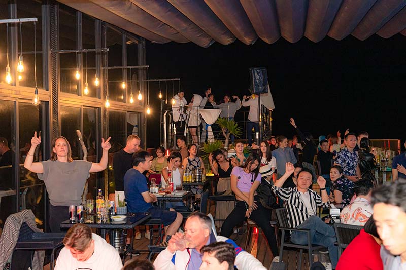 Sky 21 Bar