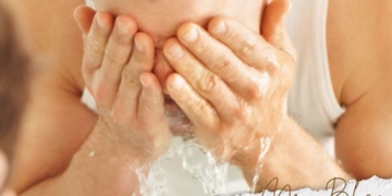 Có Nên Rửa Mặt Sau Khi Bôi Serum