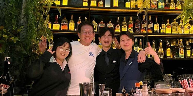 Kết High Cocktail Bar