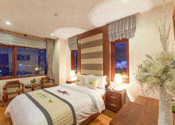 Khách Sạn Moonlight Suites