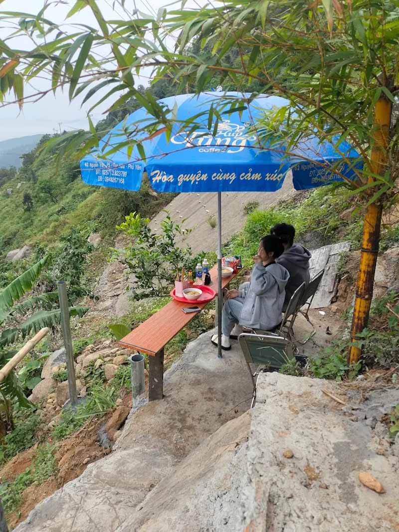 Tiệm Cà Phê Suối Lở