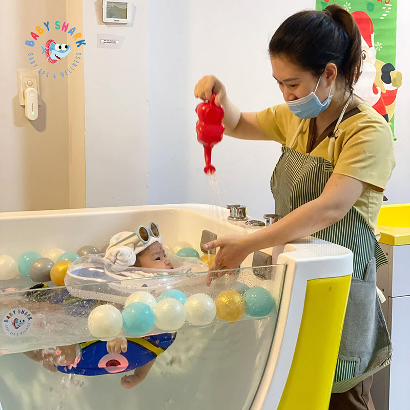 bơi thuỷ liệu cho bé tại Đà Nẵng
