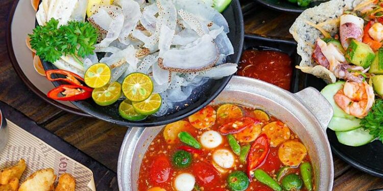 Mọi - Lẩu & Nướng