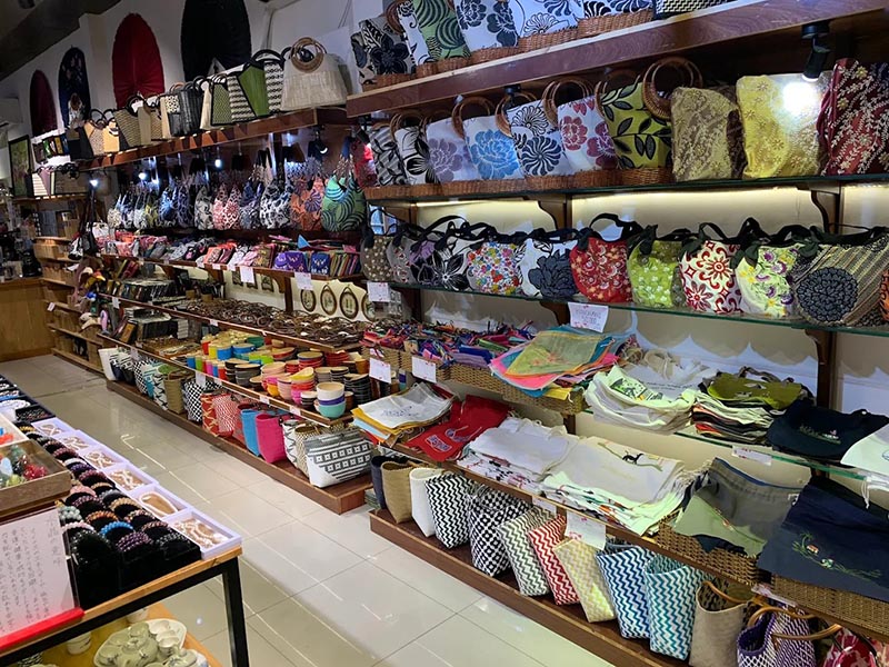 Cỏ May Coffee & Souvenir Shop