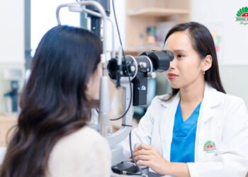 5 Sai Lầm Khi Làm Sạch Mắt Khiến Thị Lực Suy Giảm